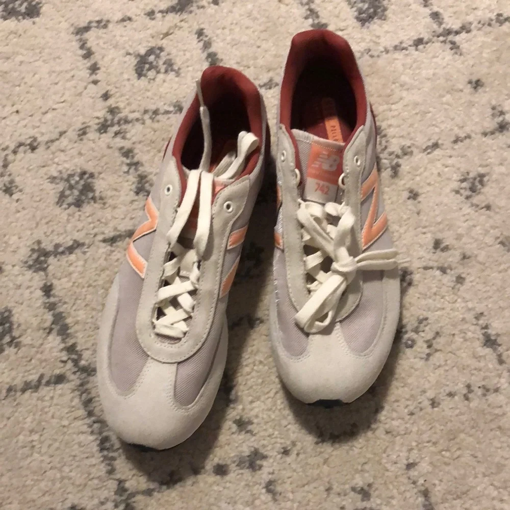 NWOT New Balance 742 Heel Pillow Athletic Sneakers - Picture 4 of 4